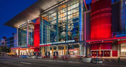 Midtown's Perfect Quiet Queen