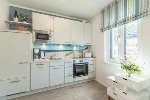 Fridge, microwave, oven
