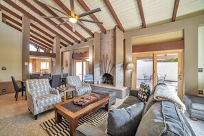 TV, fireplace, DVD player