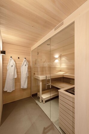 Unclassified image, 5 of 33, button