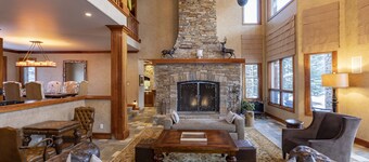 GOLD HILL- Spacious, Luxurious Mountain Village Home