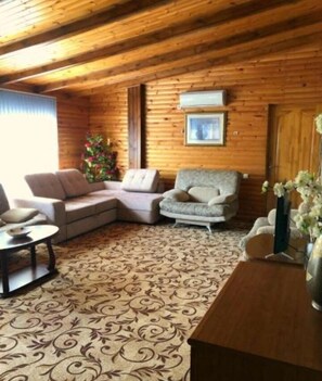 1 bedroom, premium bedding, iron/ironing board, bed sheets