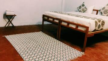 Luxury Double Room, 1 King Bed, Non Smoking, Mountain View | In-room safe, individually decorated, individually furnished, desk