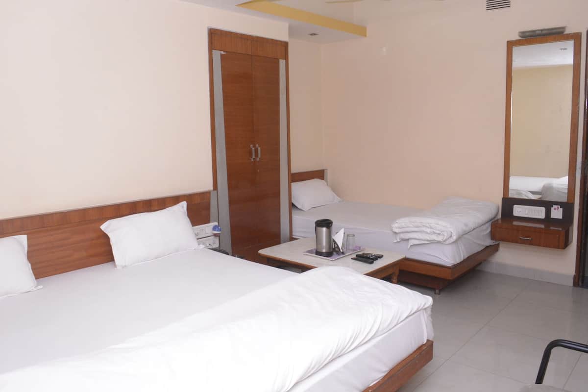 1 bedroom, desk, iron/ironing board, bed sheets