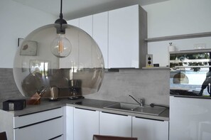 Fridge, oven, dishwasher