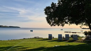 Unclassified image, 4 of 24, button