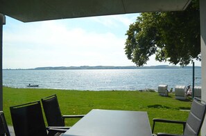 Unclassified image, 2 of 24, button