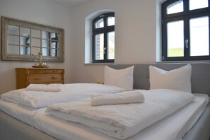 Unclassified image, 4 of 24, button