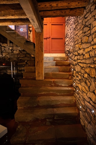 Contemporary cellar in the heart of Arbois KV'O37