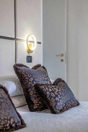 2 chambres, bureau, fer et planche à repasser, Wi-Fi gratuit
