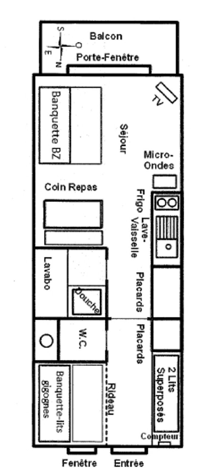 A hotel floor plan with a balcony, porte-fenetre, coin repas, and micro-ondes.