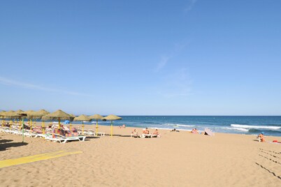 Bungalow Torremolinos at short walk to beach and Benalmadena port