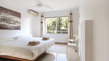 2 dormitorios, tabla de planchar con plancha, wifi gratis y ropa de cama