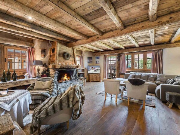 Télévision, cheminée