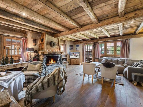 Authentic chalet with jacuzzi, sauna and parking for 12 people