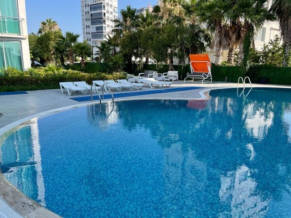 Alberca al aire libre por temporada 