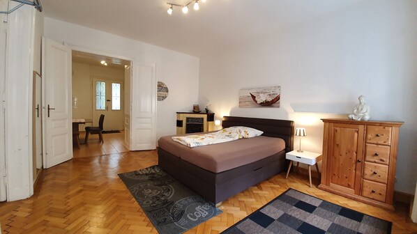 2 bedrooms, iron/ironing board, travel crib, free WiFi