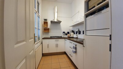 Gorgeous Viennese Apartment/10 min to City Center