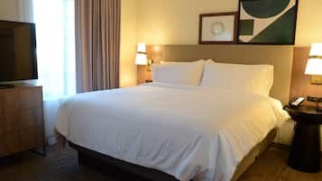 Escritorio, cunas gratuitas, wifi gratis y ropa de cama