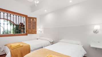 5 Schlafzimmer, Bügeleisen/Bügelbrett, kostenloses WLAN, Bettwäsche