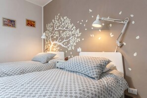 2 makuuhuonetta, silitysrauta/-lauta, ilmainen Wi-Fi, vuodevaatteet