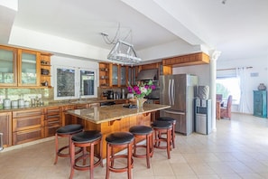 Fridge, cookware/dishes/utensils