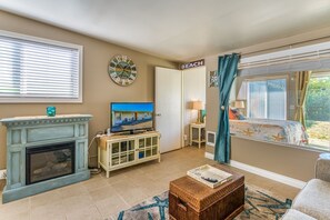 TV, fireplace, DVD player