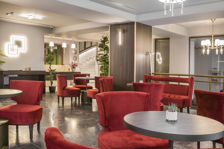 Royalty Hotel Athens - Image 31