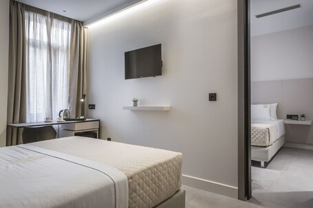 Royalty Hotel Athens - Image 25