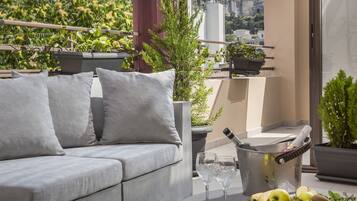 King Suite with Balcony | 1 habitación, sábanas de algodón egipcio y ropa de cama de alta calidad