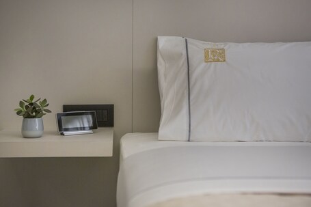 Royalty Hotel Athens - Image 17