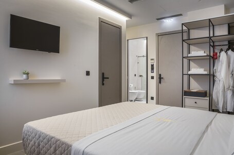 Royalty Hotel Athens - Image 19