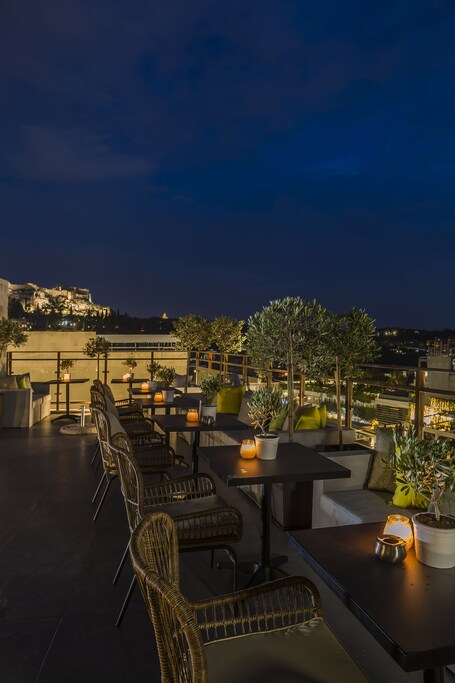 Royalty Hotel Athens - Image 1