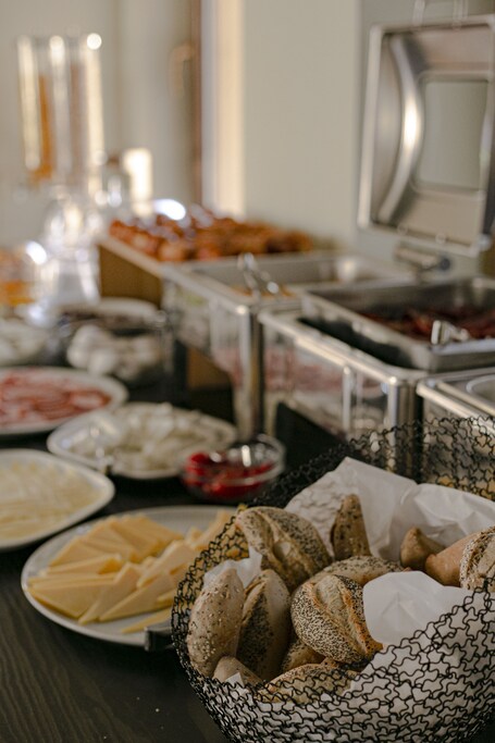 Royalty Hotel Athens - Image 7