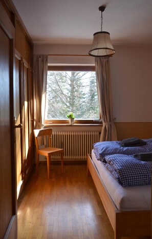 3 bedrooms, iron/ironing board, travel cot, bed sheets