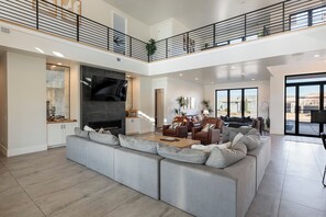 Smart TV, fireplace, DVD player