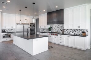 Private kitchen - 7BR Sleeps 30 - Private Pool, Arcade & Theater (St. George)