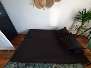 1 makuuhuone, silitysrauta/-lauta, Wi-Fi, vuodevaatteet