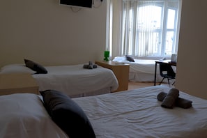 10 bedrooms, WiFi, bed sheets