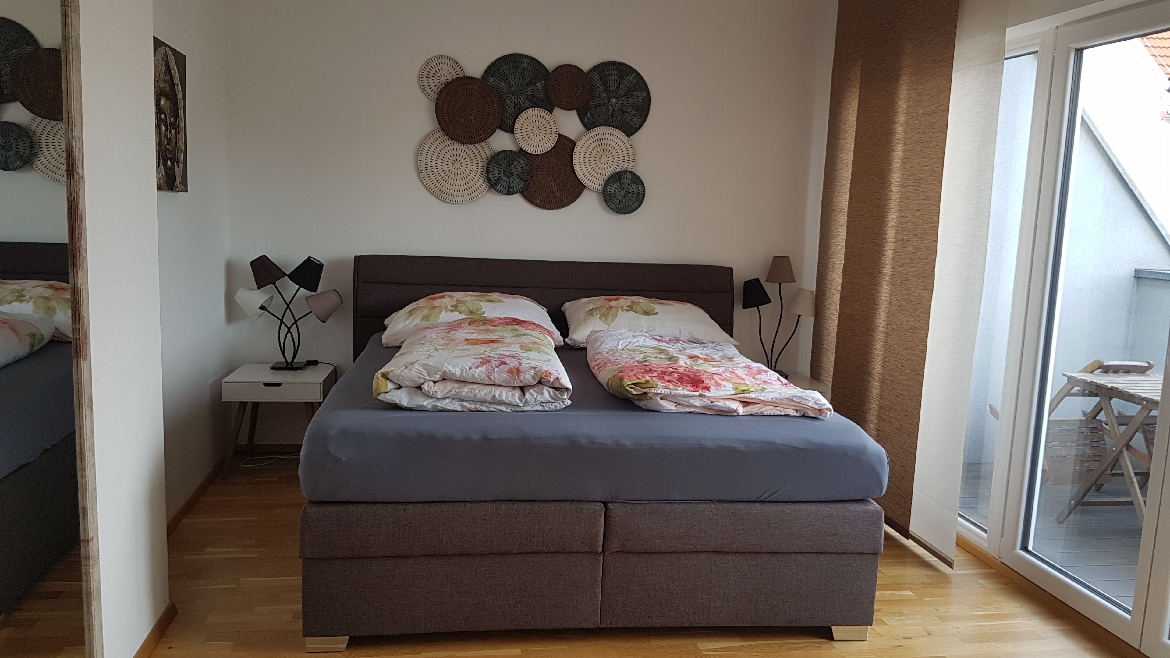 2 soverom, skrivebord, lydisolert og strykejern/-brett