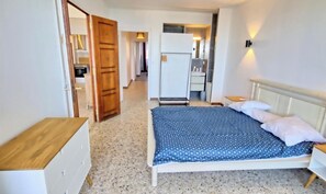 Fer et planche à repasser, Wi-Fi, draps fournis