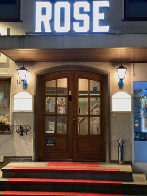 Fachada de la propiedad