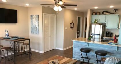 Alluring Lakefront Retreat! Check out Reviews & see why our guests always return