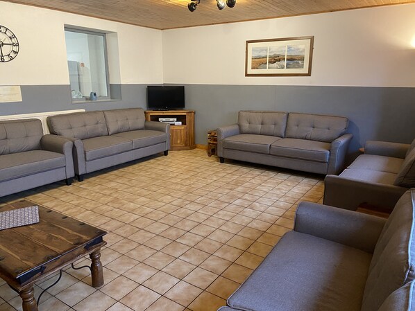 Talo | Oleskelualue | Kirjoja