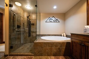 Shower, hair dryer, towels, soap - Lake Getaway! Elegant 2-Bedroom Condo in Downtown McCall (McCall)