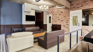 Suite Double Deluxe(2 Pax,Adults Only, No Smoking, Living Room, 1 King Bed, 1 Queen Bed, No Bathtub)