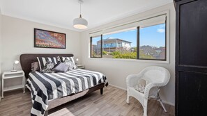 3 bedrooms, bed sheets