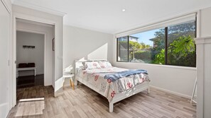 3 bedrooms, bed sheets