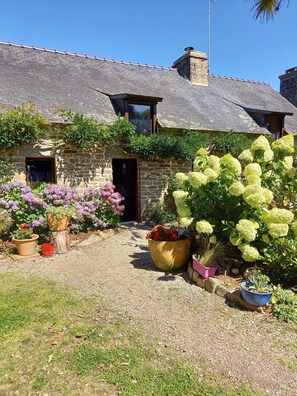 ا�لمنشأة من الخارج