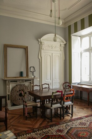 تناول الطعام